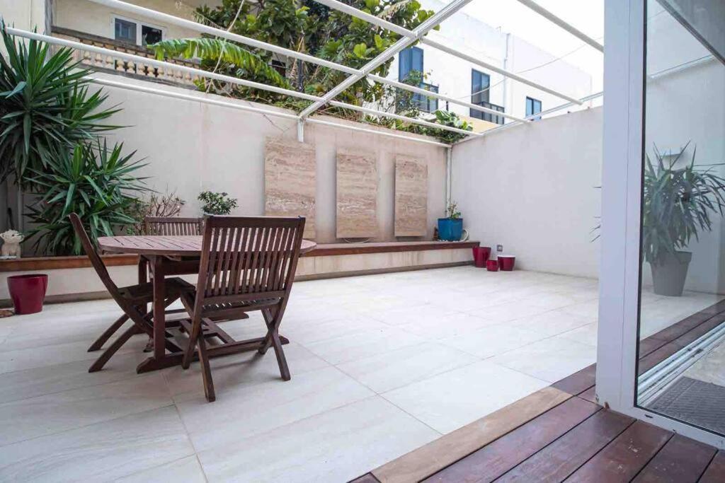 Pembroke St Julians Luxury, Comfort, Location Dış mekan fotoğraf